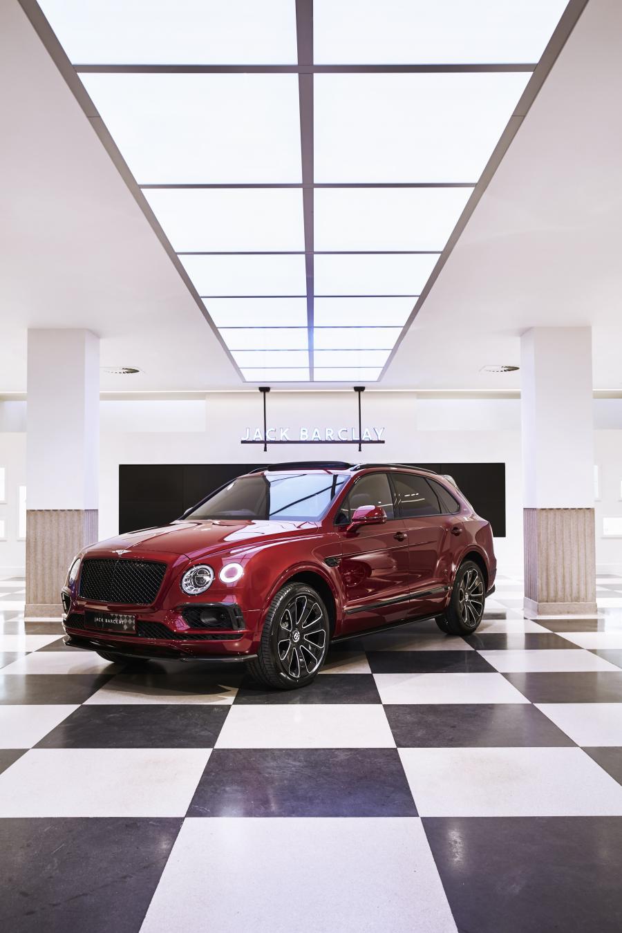  Bentley Bentayga Sportsman by Huntsman & Mulliner 2019 года  (фото 3 из 6)